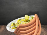 Salat Special – Frühlingskartoffelsalat mit Mayo & Kräutern + Wiener Würstchen